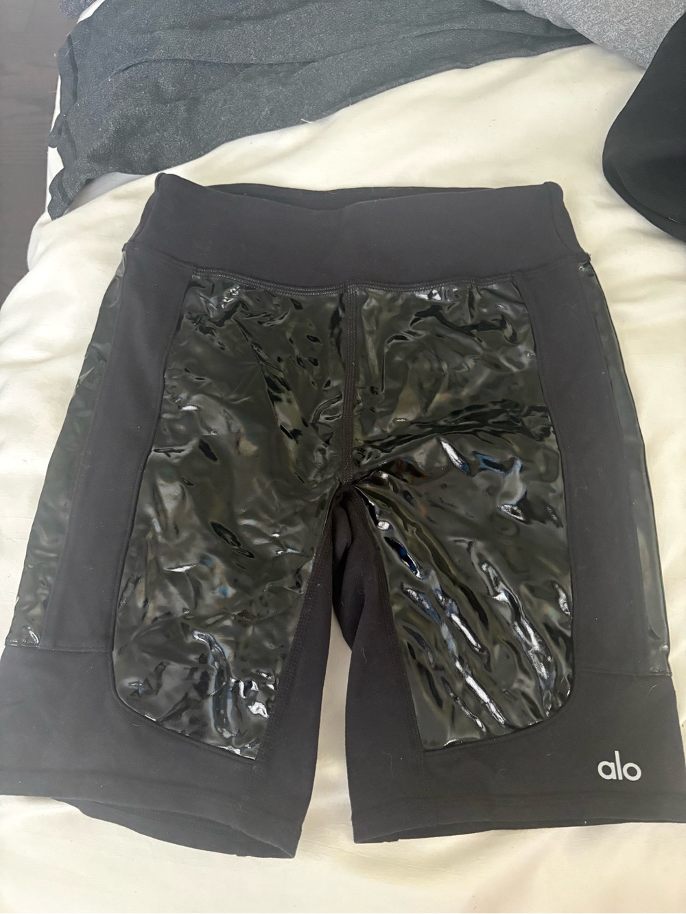 ALO Yoga Black Women’s Athletic Shorts with Gloss Panels